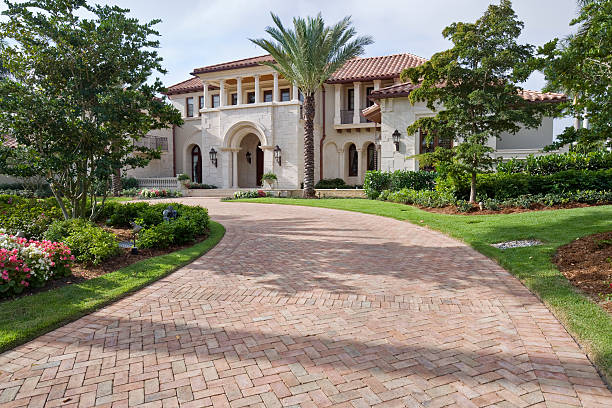 Best Driveway Paving Contractor  in Caledonia, MS
